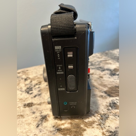 Grundig S350DL AM/FM/SW High Sensitivity World Receiver Shortwave Radio TESTED. - Picture 2 of 4